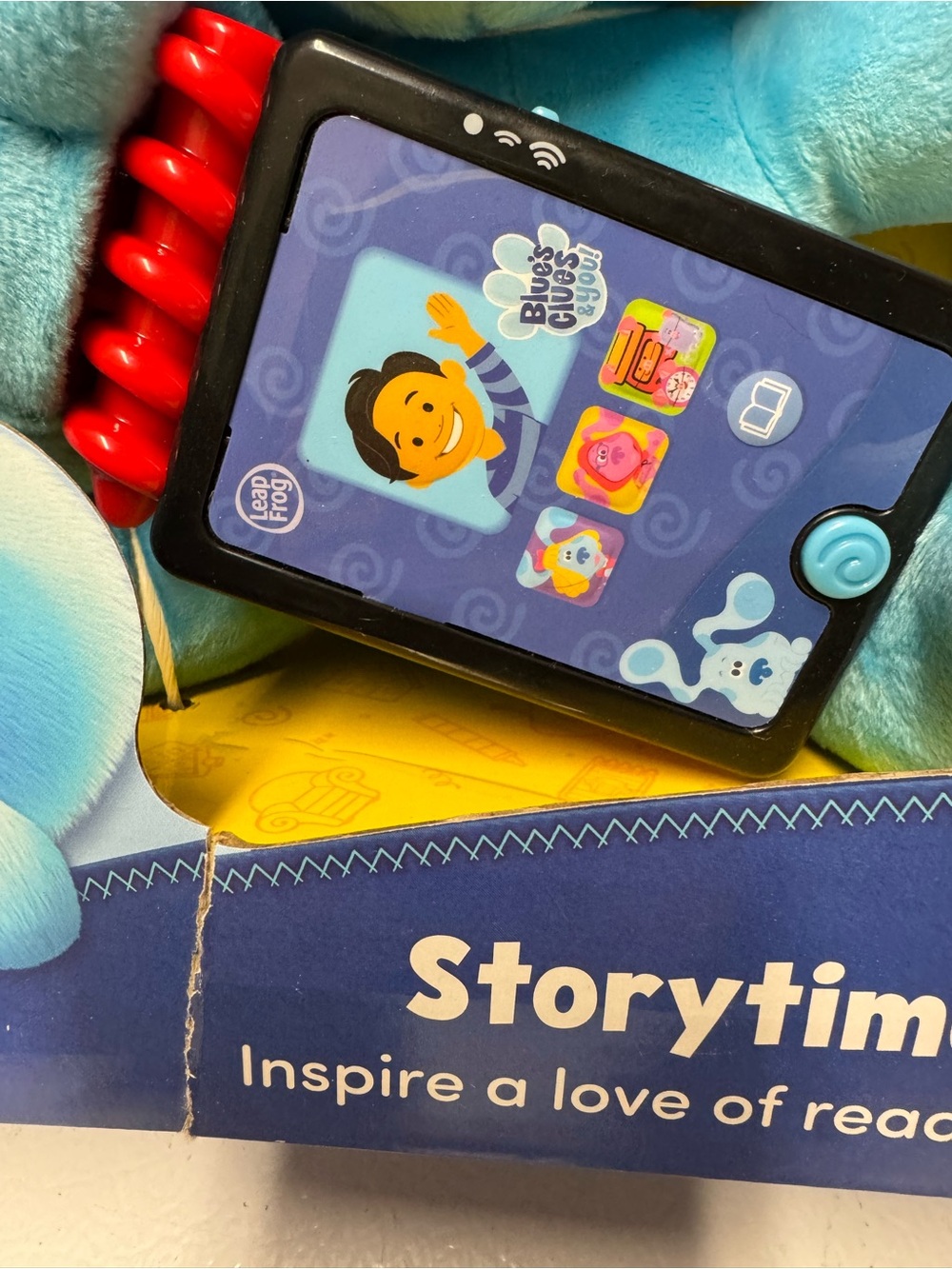 LeapFrog Blue's Clues & You Storytime With Blue Interactive Vtech toy - Picture 2 of 3
